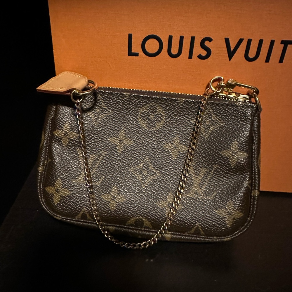 Louis Vuitton mini pochette w/ chain